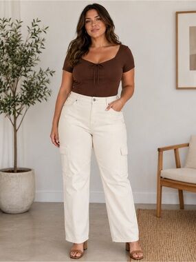 Old Navy Women’s Cream Cargo Pants